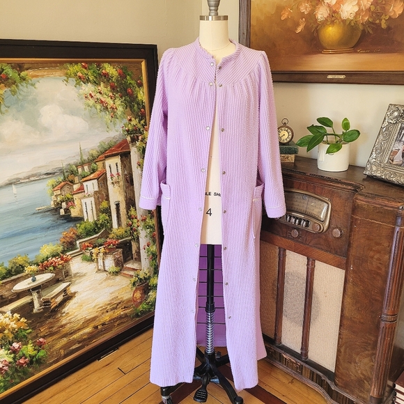 Purple vintage lilac chenille robe size Small - Picture 1 of 7
